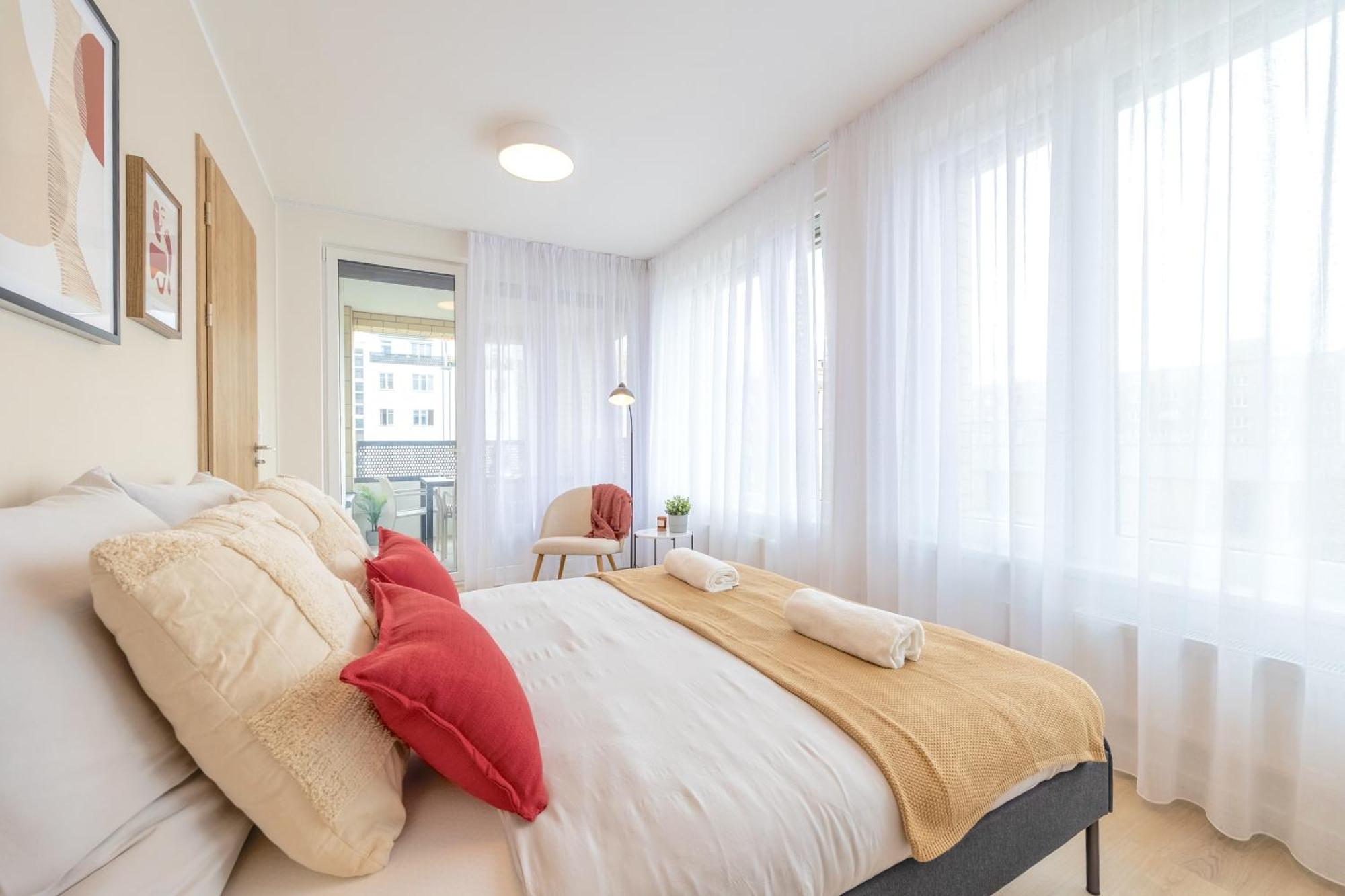 Bright 2Br - 4Th Floor, Balcony, Free Parking By Gravity Prague Apartment Exterior photo